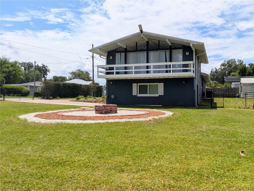 Image 20 of property listing at 1011 N PALM DRIVE, Plant City, FL 33563