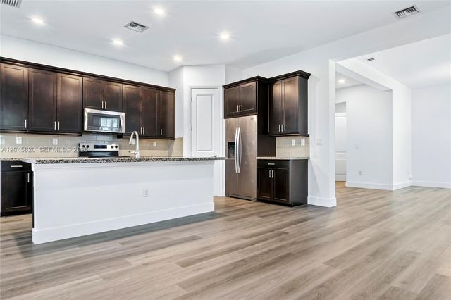 142 SW 127th Terrace, Plantation, FL 33325