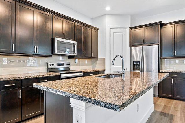 142 SW 127th Terrace, Plantation, FL 33325