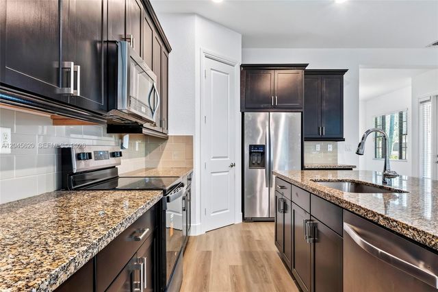 142 SW 127th Terrace, Plantation, FL 33325