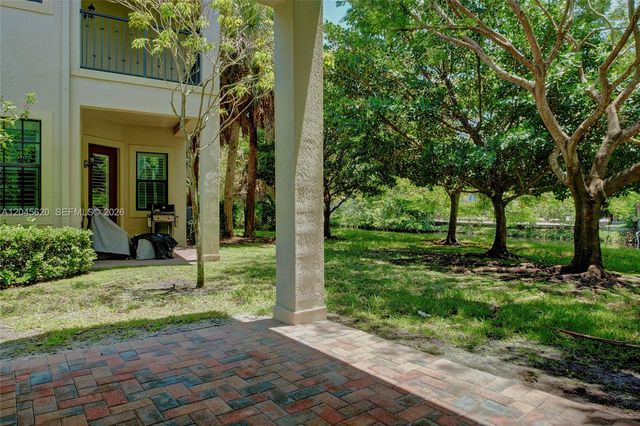 142 SW 127th Terrace, Plantation, FL 33325