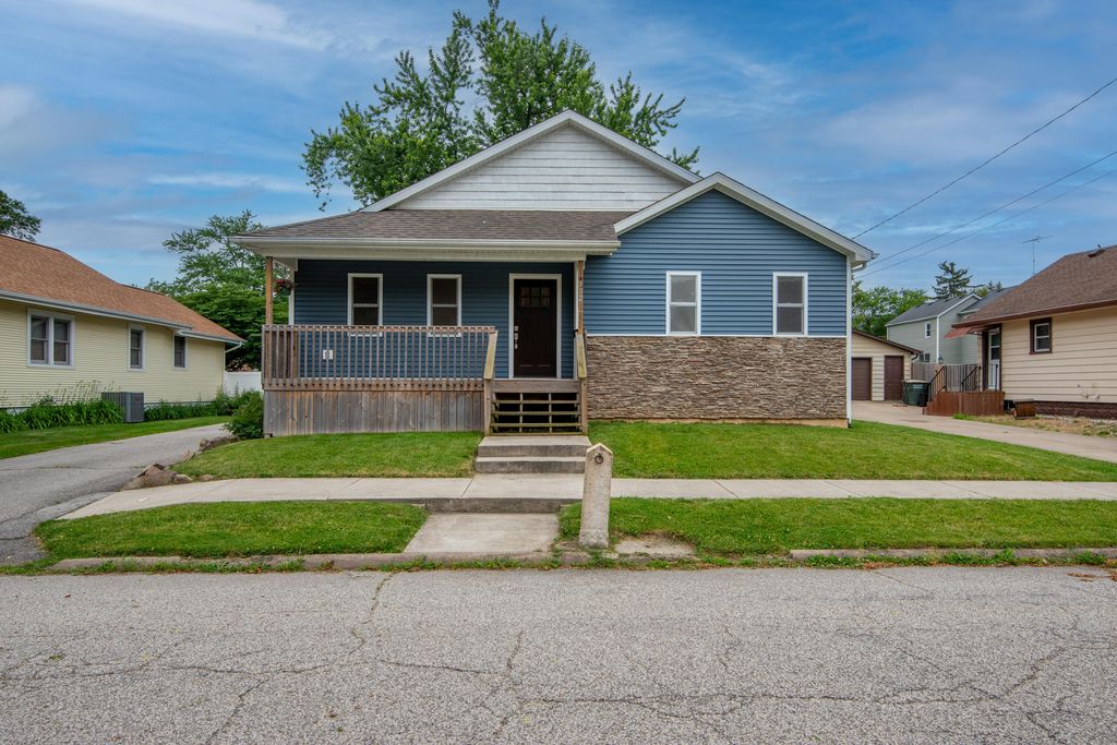 902 Institute Street, Valparaiso, IN 46383