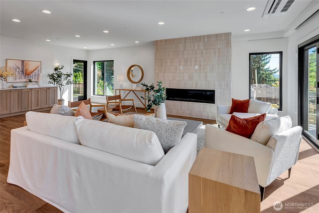 6950 SE Maker Street, Mercer Island, WA 98040