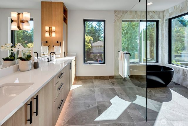 6950 SE Maker Street, Mercer Island, WA 98040