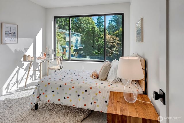 6950 SE Maker Street, Mercer Island, WA 98040