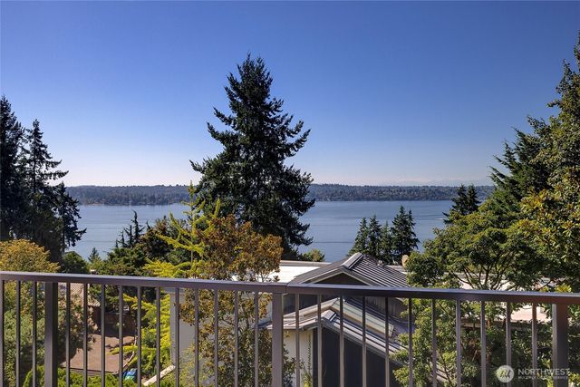 6950 SE Maker Street, Mercer Island, WA 98040