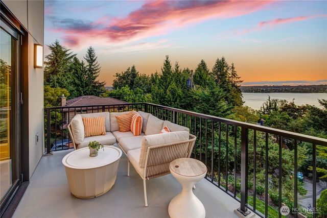 6950 SE Maker Street, Mercer Island, WA 98040