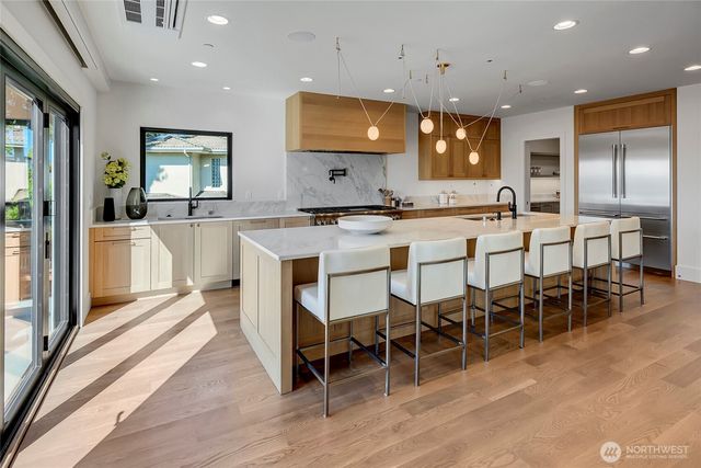 6950 SE Maker Street, Mercer Island, WA 98040