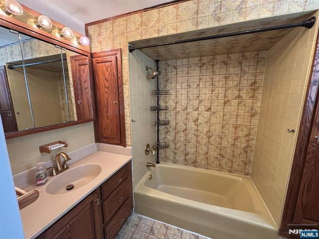 466 Chestnut Street, Kearny, NJ 07032