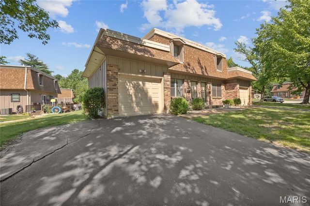 2417 Charente Drive, Maryland Heights, MO 63043