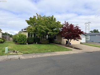4055 ROYAL Ave 13, Eugene, OR 97402