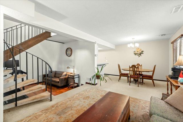 5530 E Bavarian Pass, Fridley, MN 55432