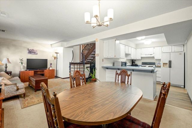 5530 E Bavarian Pass, Fridley, MN 55432