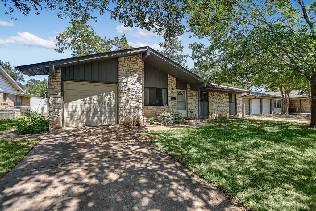 1812 Burbank ST, Austin, TX 78757