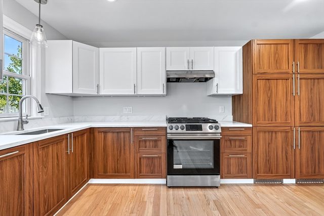 861 Washington Street 2, Canton, MA 02021