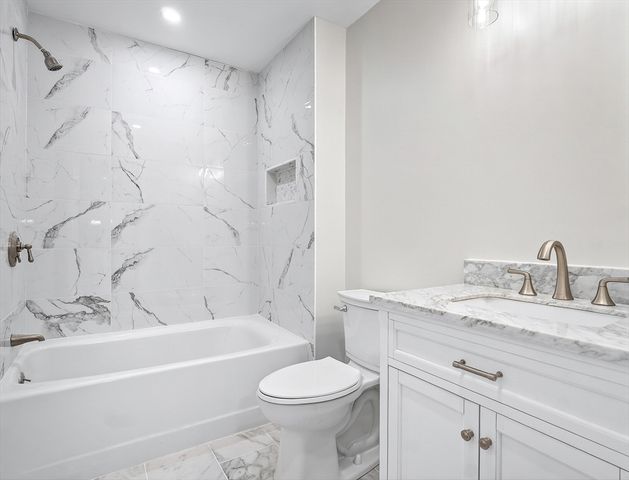 861 Washington Street 2, Canton, MA 02021