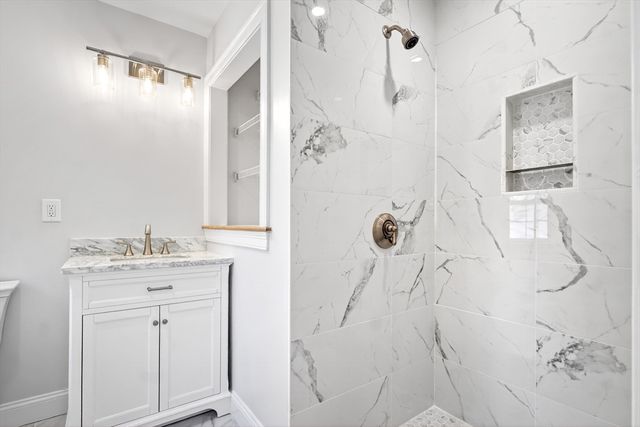 861 Washington Street 2, Canton, MA 02021