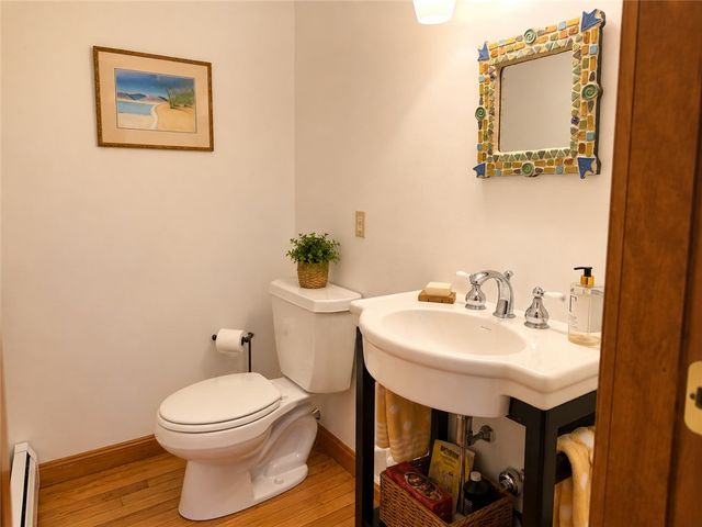 027 Sunset Hill Avenue, Portsmouth, RI 02872