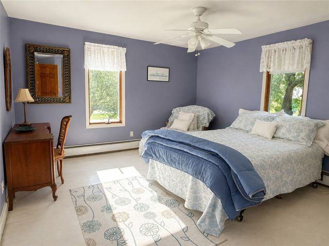 027 Sunset Hill Avenue, Portsmouth, RI 02872