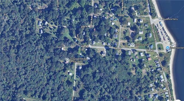 027 Sunset Hill Avenue, Portsmouth, RI 02872