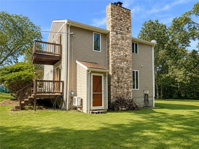 027 Sunset Hill Avenue, Portsmouth, RI 02872