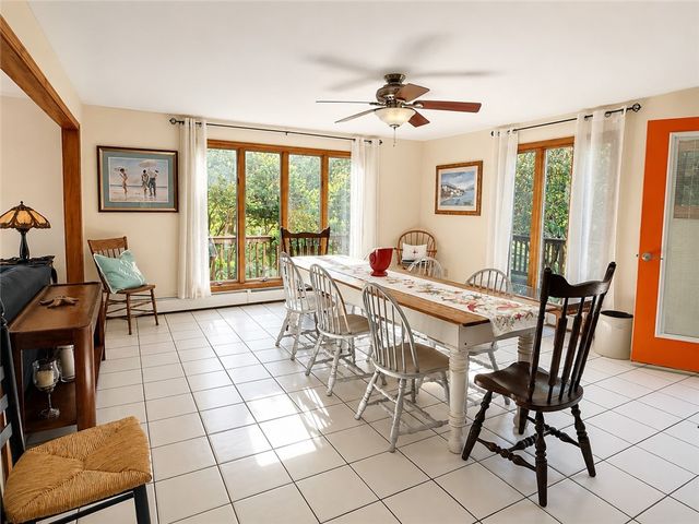 027 Sunset Hill Avenue, Portsmouth, RI 02872
