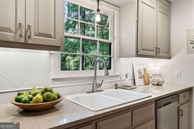 16140 Henderson Road, Alpharetta, GA 30004