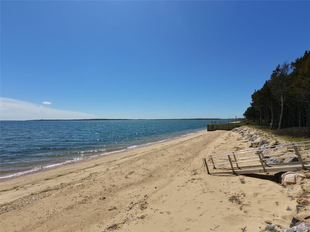 650 The Esplanade, Southold, NY 11971