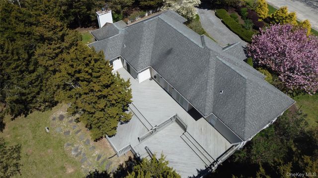 650 The Esplanade, Southold, NY 11971