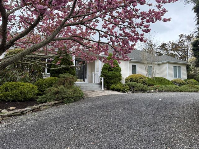 650 The Esplanade, Southold, NY 11971