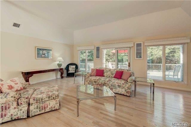650 The Esplanade, Southold, NY 11971
