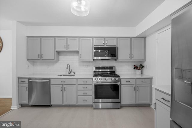 108 PERTWOOD COURT, Mount Laurel, NJ 08054