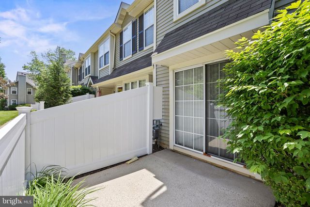 108 PERTWOOD COURT, Mount Laurel, NJ 08054