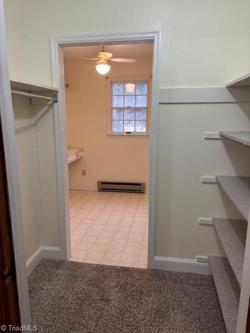 4621 Shattalon Drive, Winston-salem, NC 27106