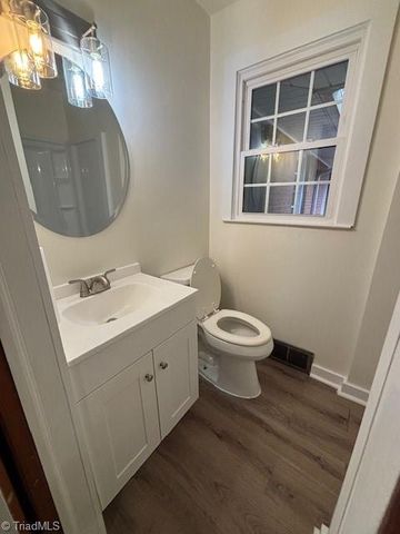 4621 Shattalon Drive, Winston-salem, NC 27106