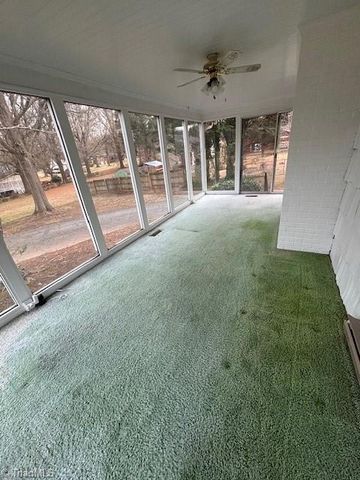 4621 Shattalon Drive, Winston-salem, NC 27106