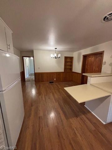 4621 Shattalon Drive, Winston-salem, NC 27106