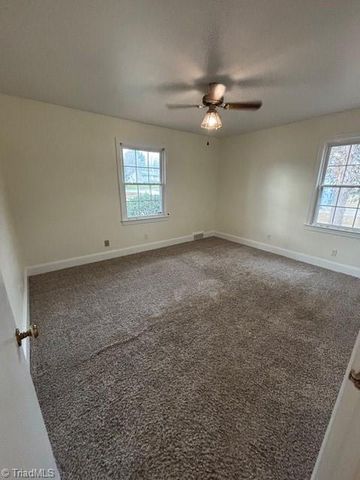 4621 Shattalon Drive, Winston-salem, NC 27106