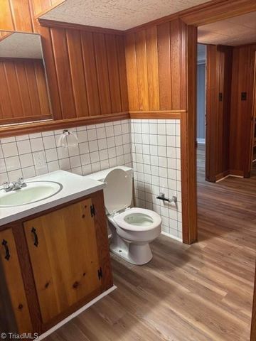 4621 Shattalon Drive, Winston-salem, NC 27106