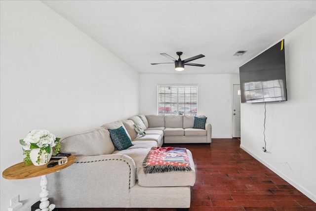 2508 W Rochelle Road, Irving, TX 75062