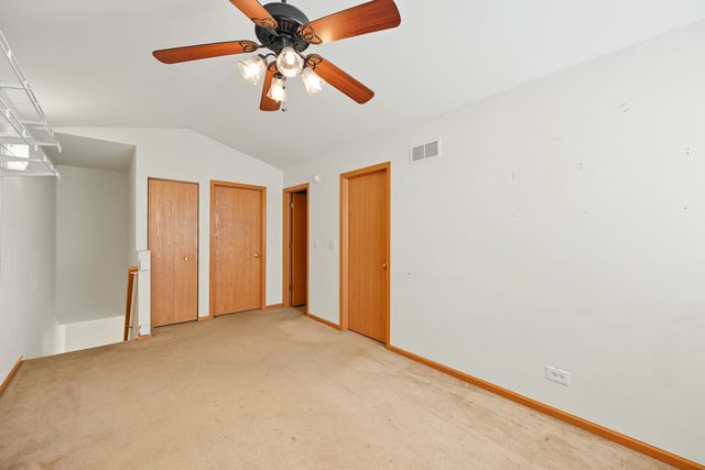 1572 Victoria Park Circle, Aurora, IL 60504