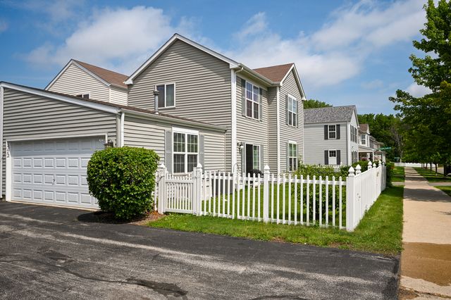1572 Victoria Park Circle, Aurora, IL 60504