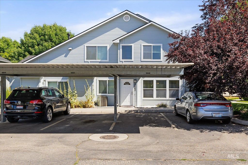 8862 W Candleston Ln, Boise, ID 83709