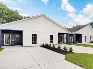 4425 Clover Street 02, Houston, TX 77051