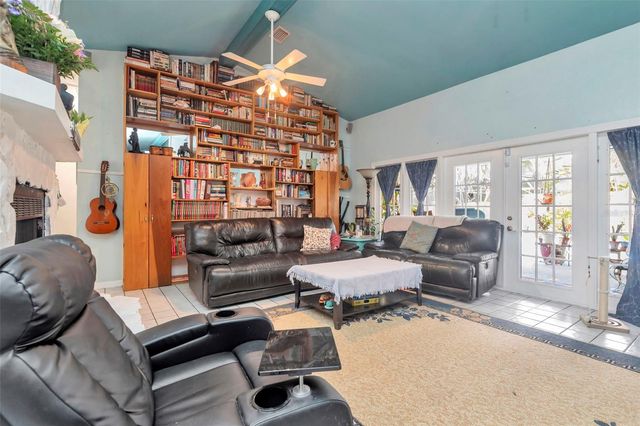 220 NORMANDY CIRCLE W, Palm Harbor, FL 34683