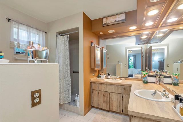 220 NORMANDY CIRCLE W, Palm Harbor, FL 34683