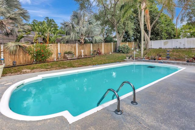 220 NORMANDY CIRCLE W, Palm Harbor, FL 34683