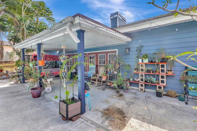 220 NORMANDY CIRCLE W, Palm Harbor, FL 34683