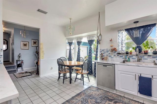 220 NORMANDY CIRCLE W, Palm Harbor, FL 34683