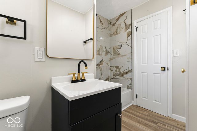2843 Falcon Drive, Indianapolis, IN 46222